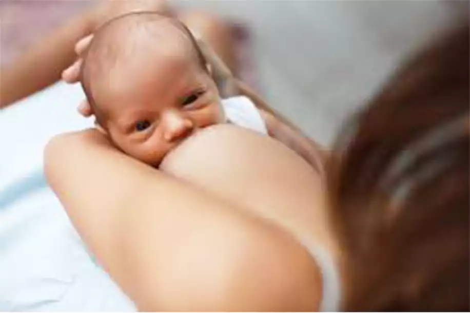 Yaşına Göre Bebeğinizin Günlük İçmesi Gereken Su Miktarı