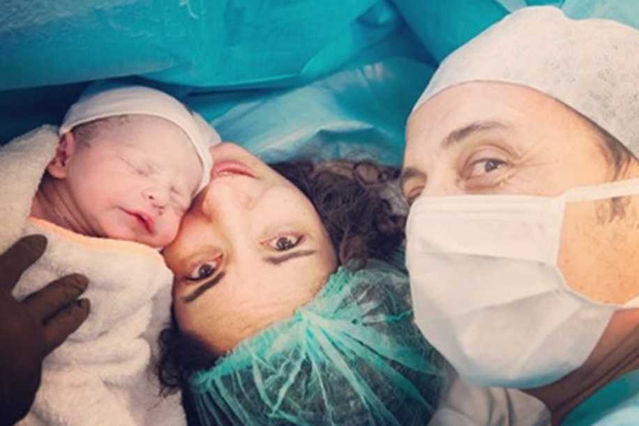 Ayşegül Akdemir Doğum Fotoğraflarını Paylaştı!