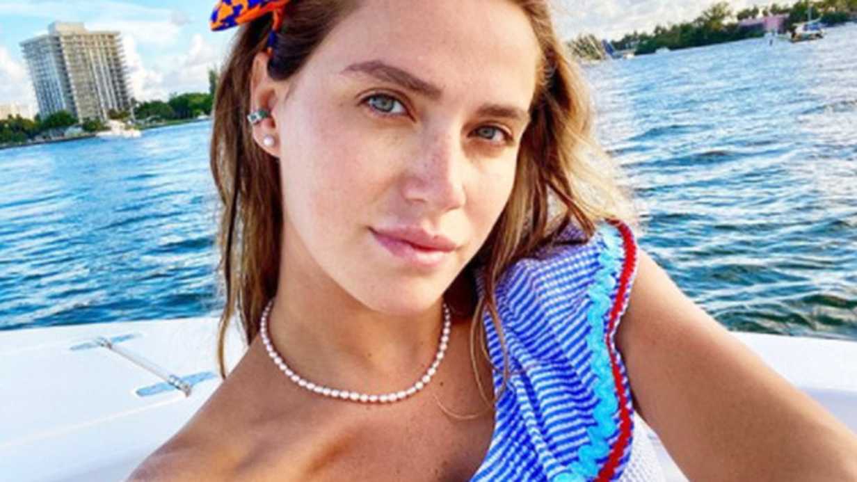 Ceyda Ateş'ten Talia'lı İlk Poz!