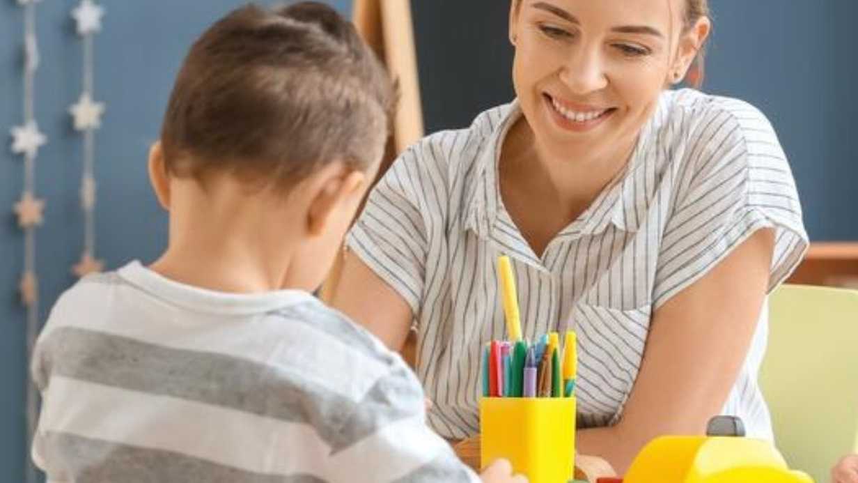 Fiziksel Gelişimden Güvenli Bağlanmaya: ÇocukluDünya'da Anne - Baba Seminerleri Başlıyor!
