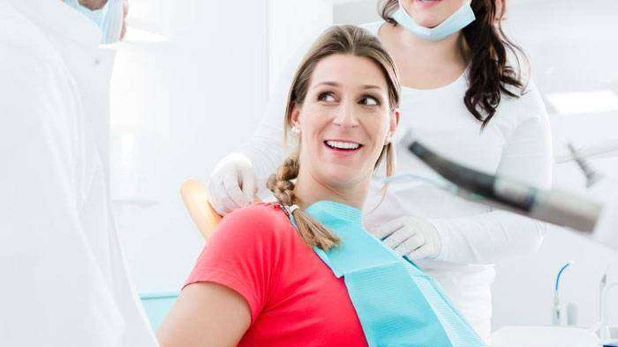 Anne Adayları Diş Eti İltihabını Önemseyin