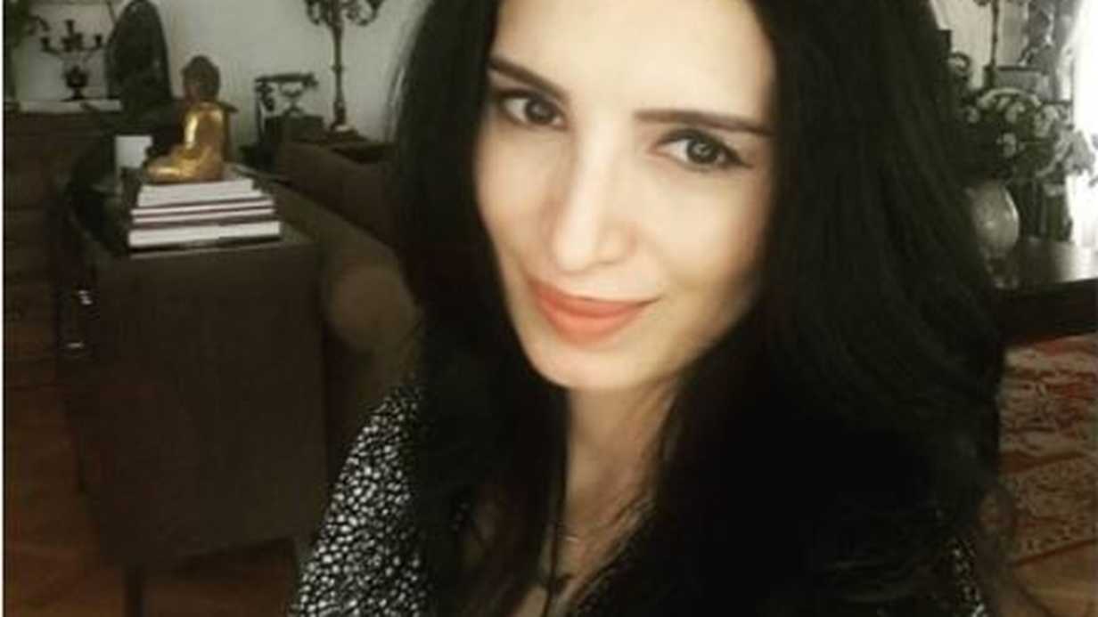 Başak Sayan Hamilelik Çatlaklarından Dertli