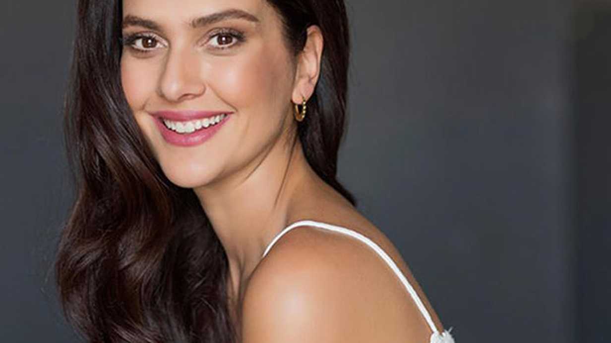 Bergüzar Korel’in Bebeği Göründü!