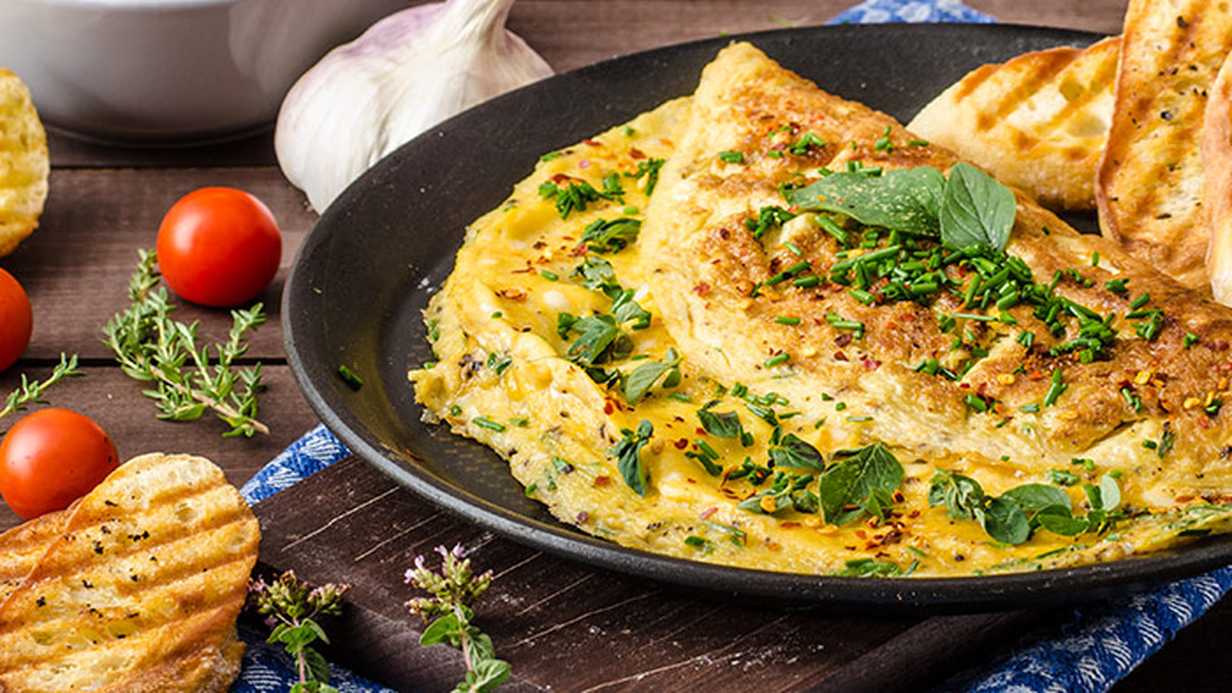 Gebelerin Yemekten Keyif Alacağı Nefis Yeşillikli Omlet Tarifi