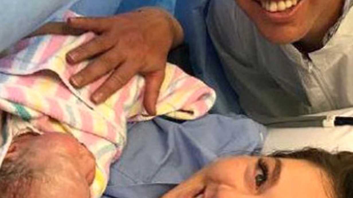 Hayatının En Büyük Sürprizini Yaşayan Anne 11 Ayda 3 Çocuk Dünyaya Getirdi