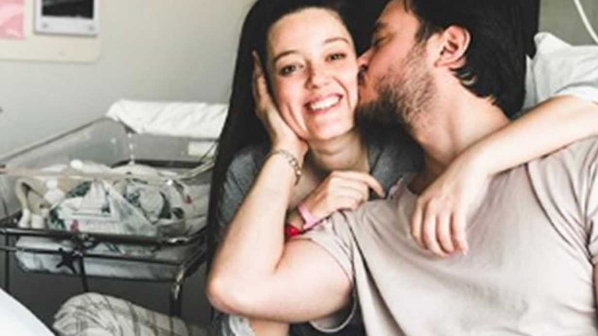 Pelin Akil’e Bir Eleştiri Daha!