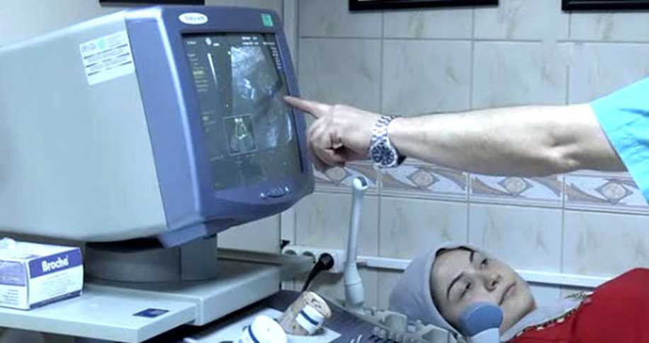 Ayağı Gelişmeyen Bebek Anne Karnında Ameliyat Edildi