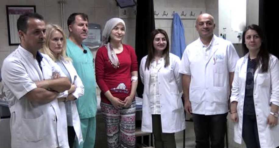 Ayağı Gelişmeyen Bebek Anne Karnında Ameliyat Edildi