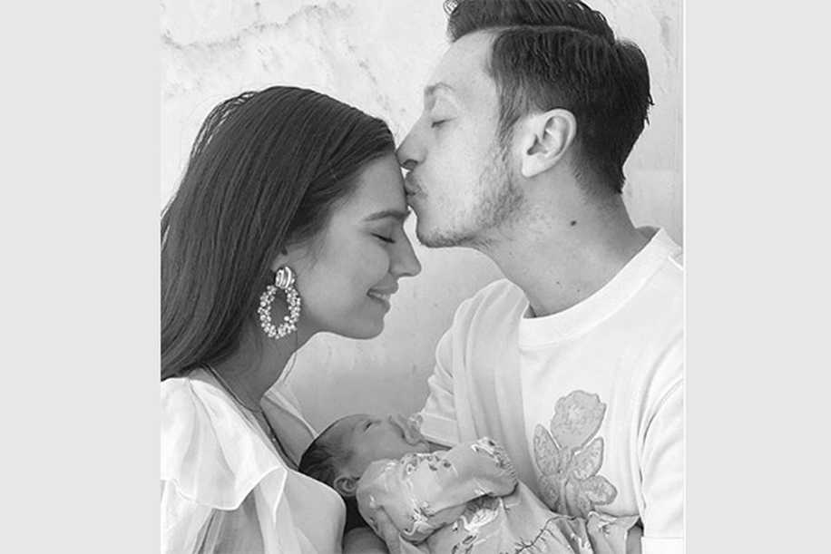 Amine Gülşe Anne Oldu! İşte İlk Aile Fotoğrafları