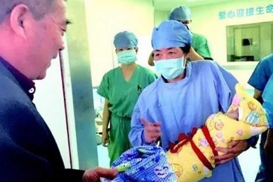 Dünyanın Gündeminde: 67 Yaşında Doğal Yolla Hamile Kalan Çinli Kadın!